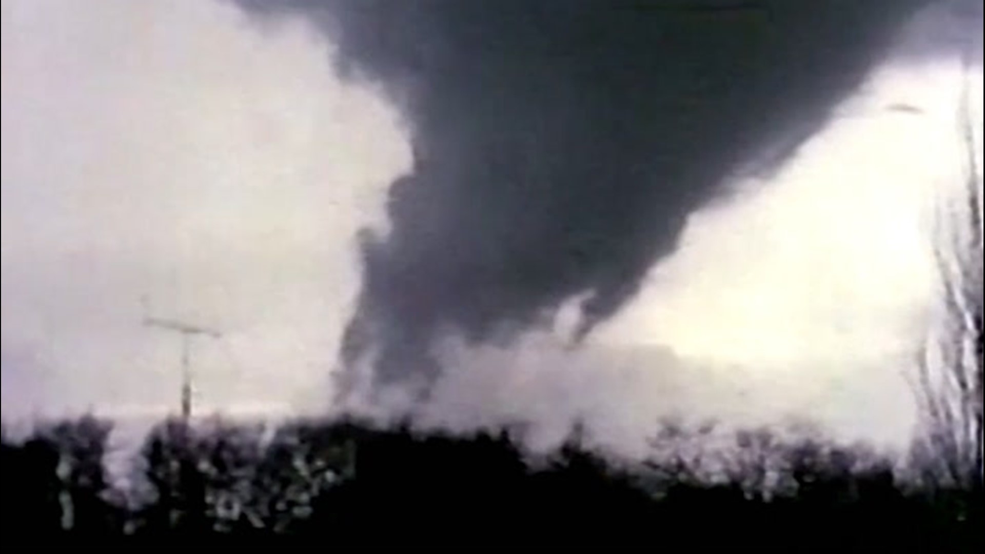 In just under 24 hours, 148 tornadoes caused 315 fatalities and injured over 5,000 people across 13 states. Known as the Super Outbreak, this event set the precedent for tornado research and forecasts.