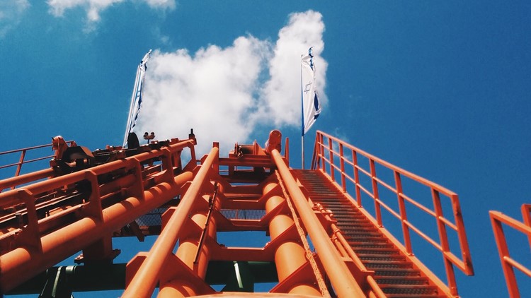 UK roller coaster gets stuck 235 up forcing riders to climb down