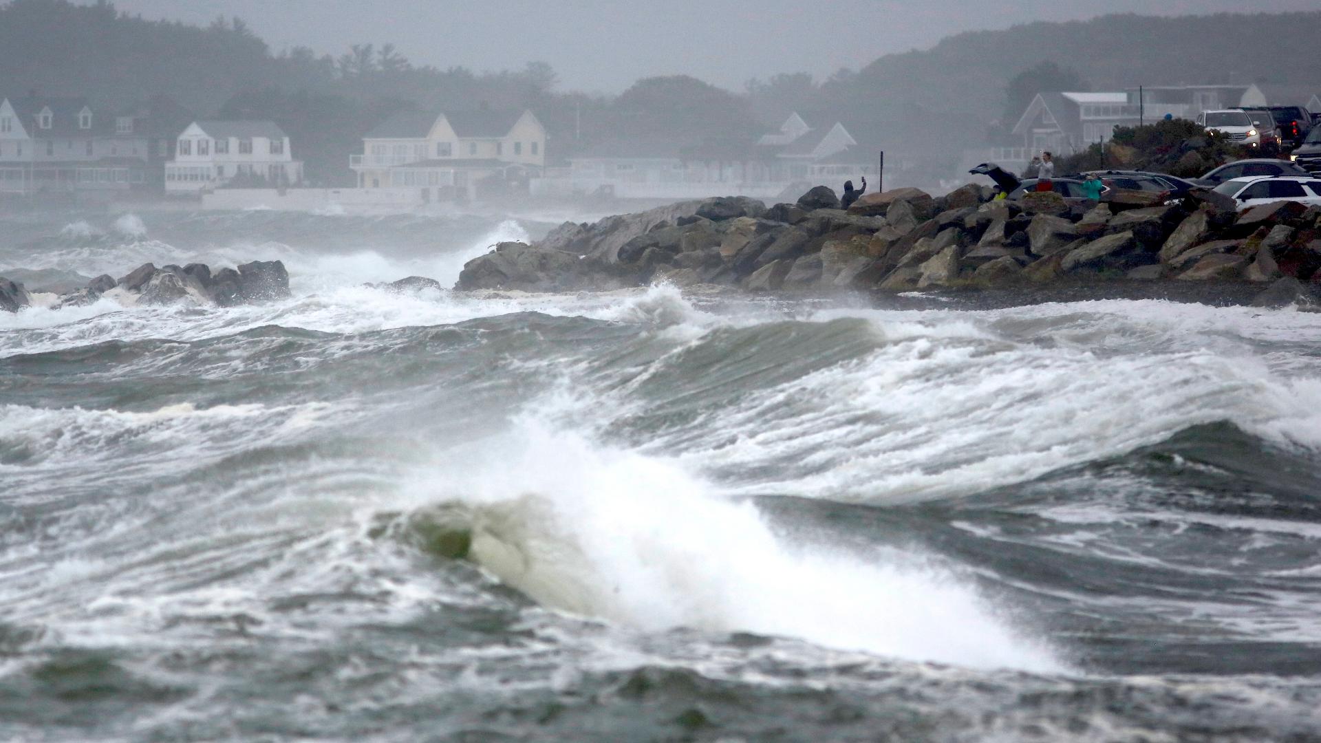 1 dead after powerful nor'easter floods Northeast, causing problems ...
