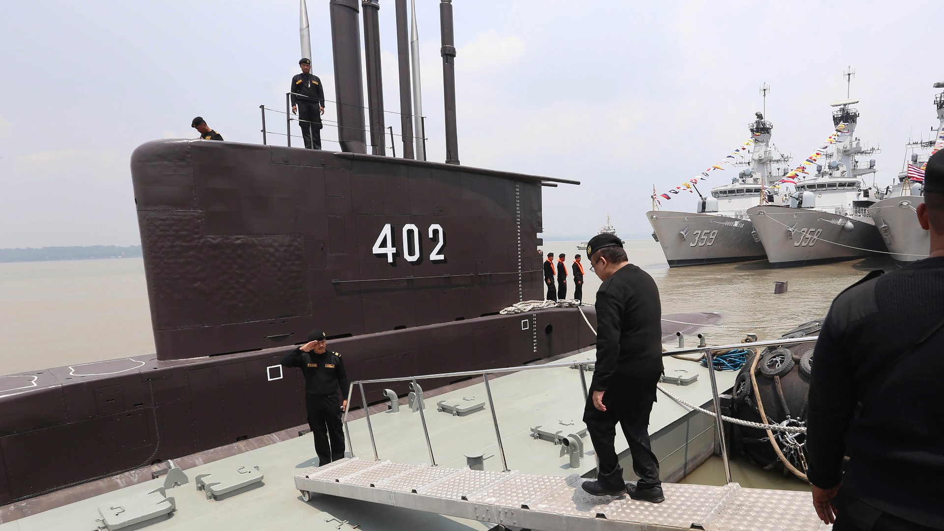 missing indonesian navy submarine missing indonesian navy submarine