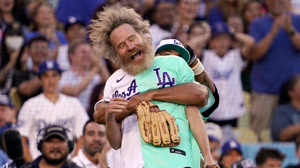 'Breaking Bad' actor struck out at All-Star Celebrity softball - Vimarsana News