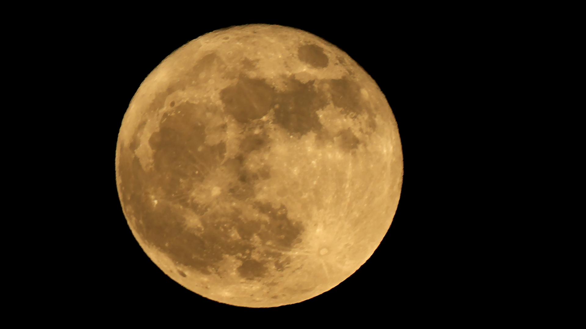 Strawberry moon 2024 When to watch June's full moon