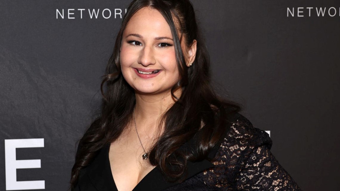 Gypsy Rose Blanchard Debuts a New Haircut After Prison Release See the