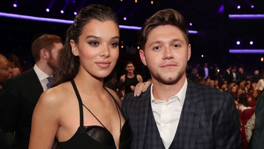 Why Fans Think Hailee Steinfeld's 'Wrong Direction' Is a ...