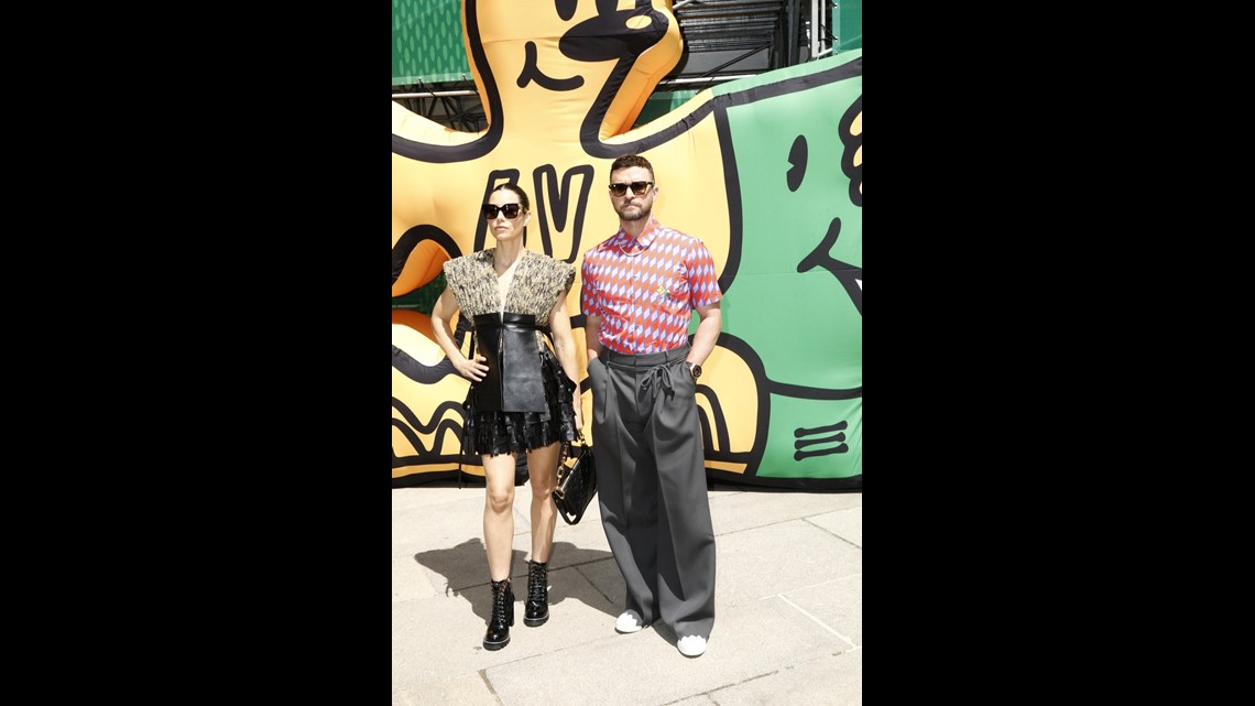 Justin Timberlake and Jessica Biel Make a Bold Fashion Statement Together  at Paris Fashion Week