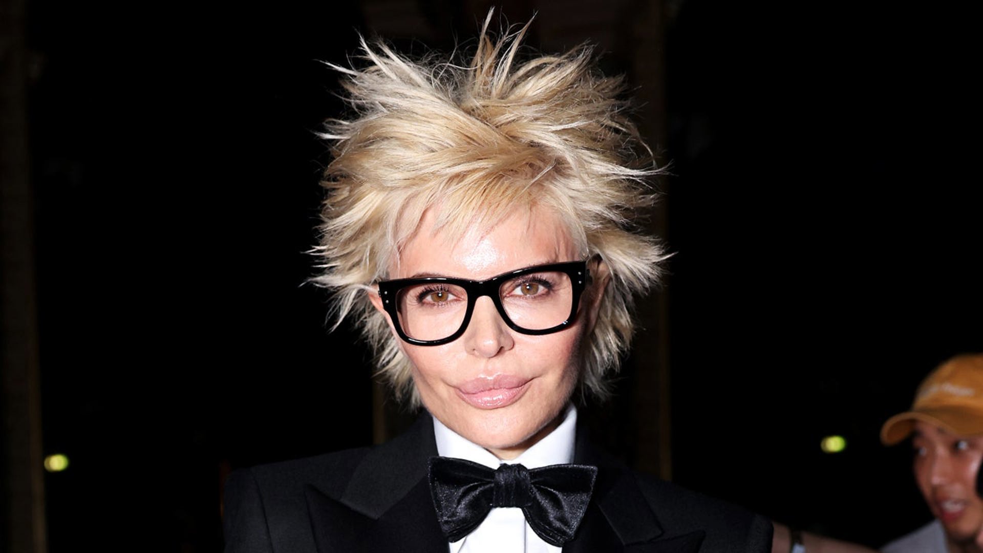 Lisa Rinna Debuts Dramatic Blonde Pixie Cut at Paris Fashion Week ...