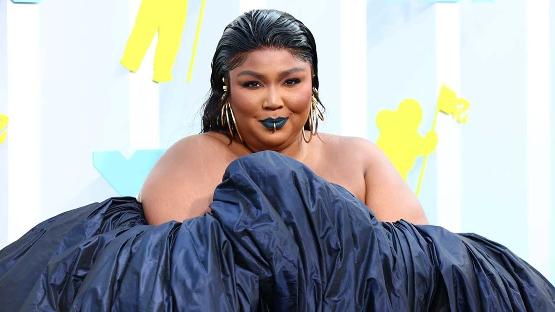 Lizzo Plays 200-Year-Old Flute Once Owned by James Madison