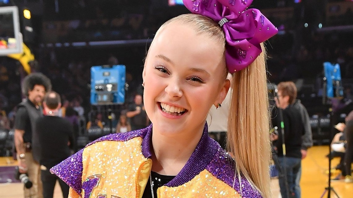 How old is JoJo Siwa and is the  star gay? – The Sun