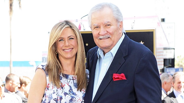 Jennifer Aniston Makes Surprise Appearance on Daytime Emmys to Pay Tribute to Her Dad John Aniston