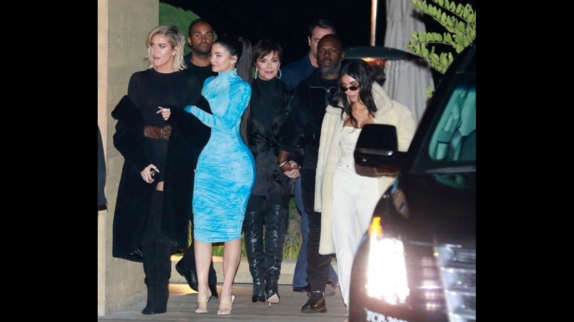 Kim Kardashian: Happy Meeting with Kourtney & Khloe!: Photo