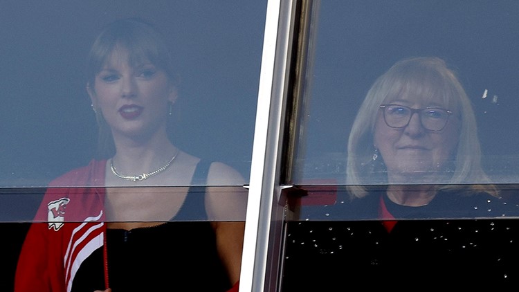 Taylor Swift With Travis Kelce's Mom Donna Kelce at Chiefs Game