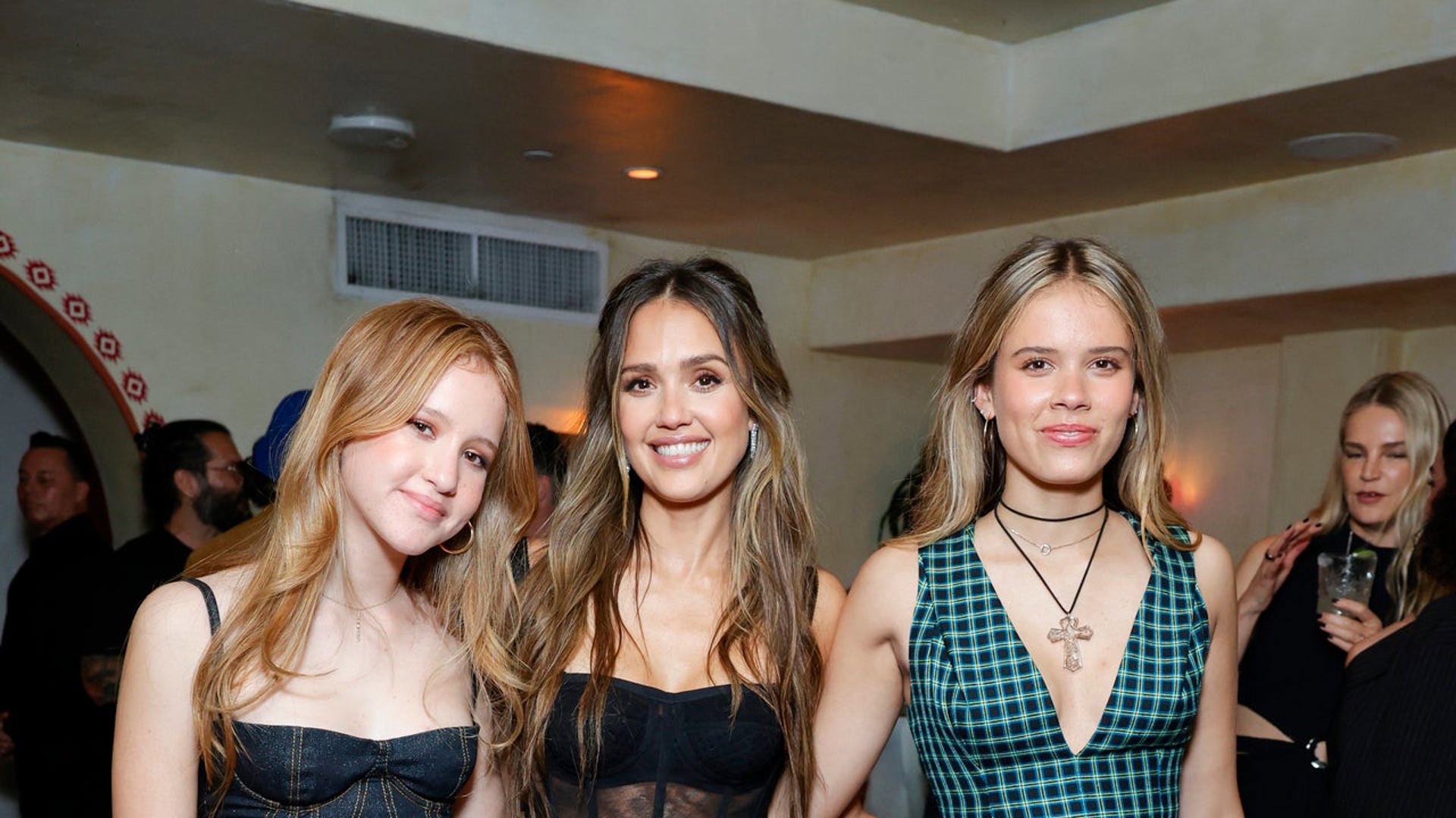 Jessica Albas Daughters Honor And Haven Wear Her Old Dresses On The