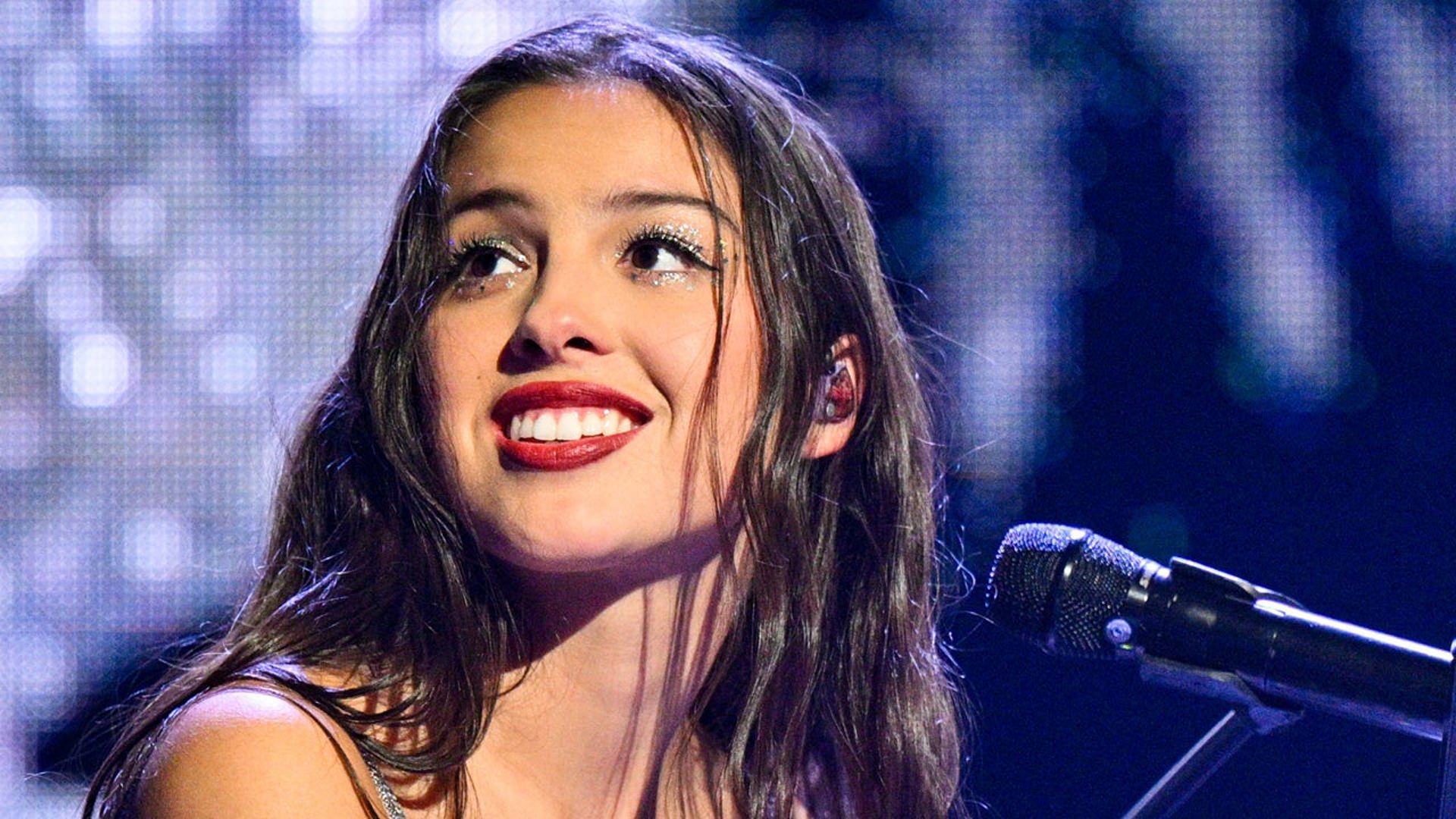 Olivia Rodrigo 'Almost Flashed' Fans After Her Top Broke Onstage See
