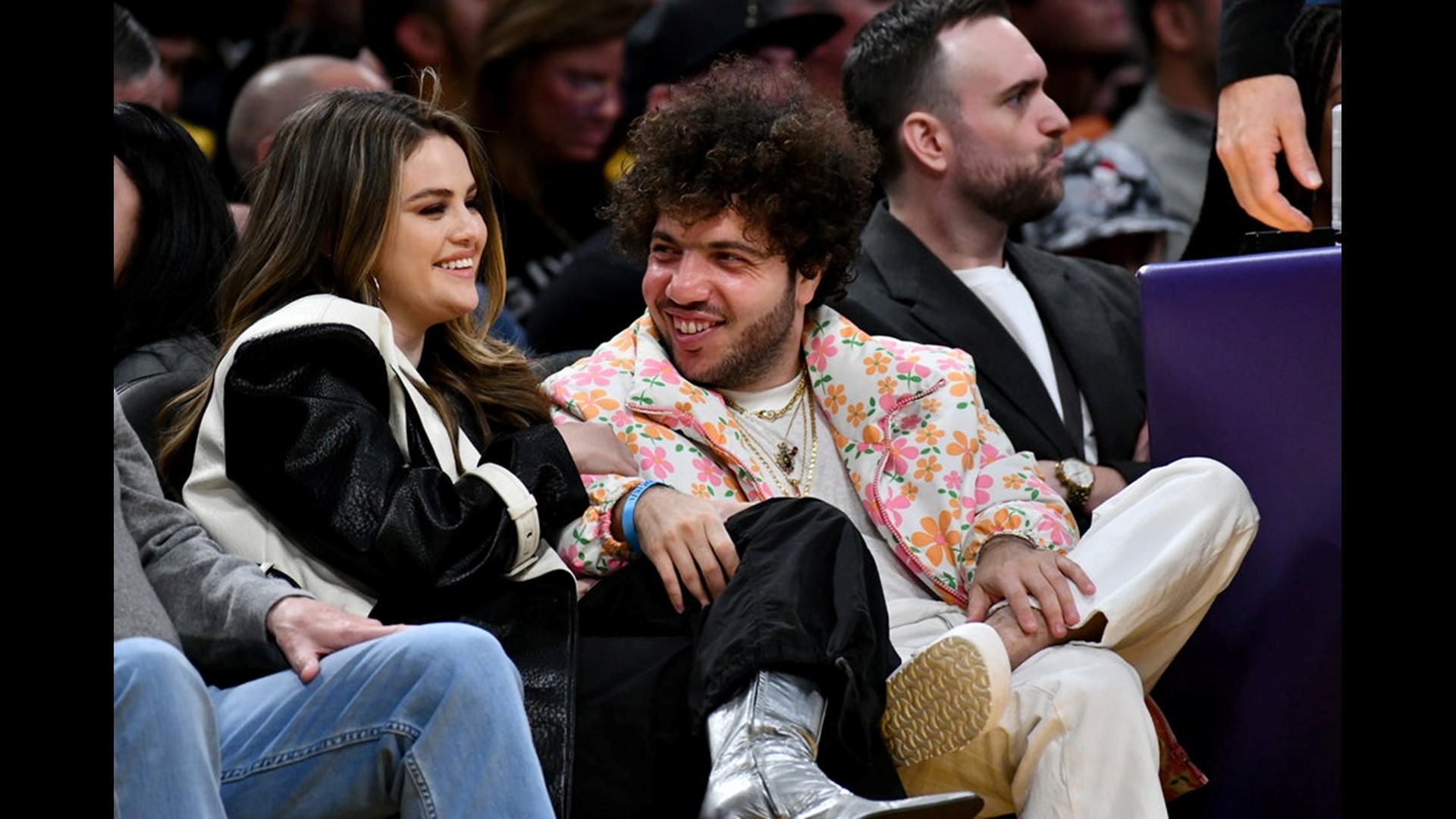 Selena Gomez And Boyfriend Benny Blanco Pack On PDA Courtside In First ...