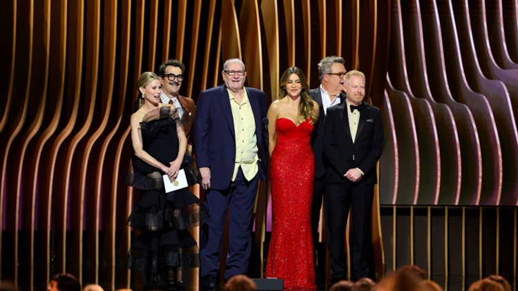 Modern Family Cast Reunites And Jokes About Reboot At 2024 SAG Awards   D81c702c 972b 4037 8d7c Ec5947a556e8 750x422 