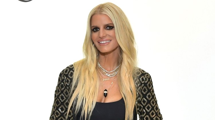 Jessica Simpson says she threw her scale away, has no idea of her