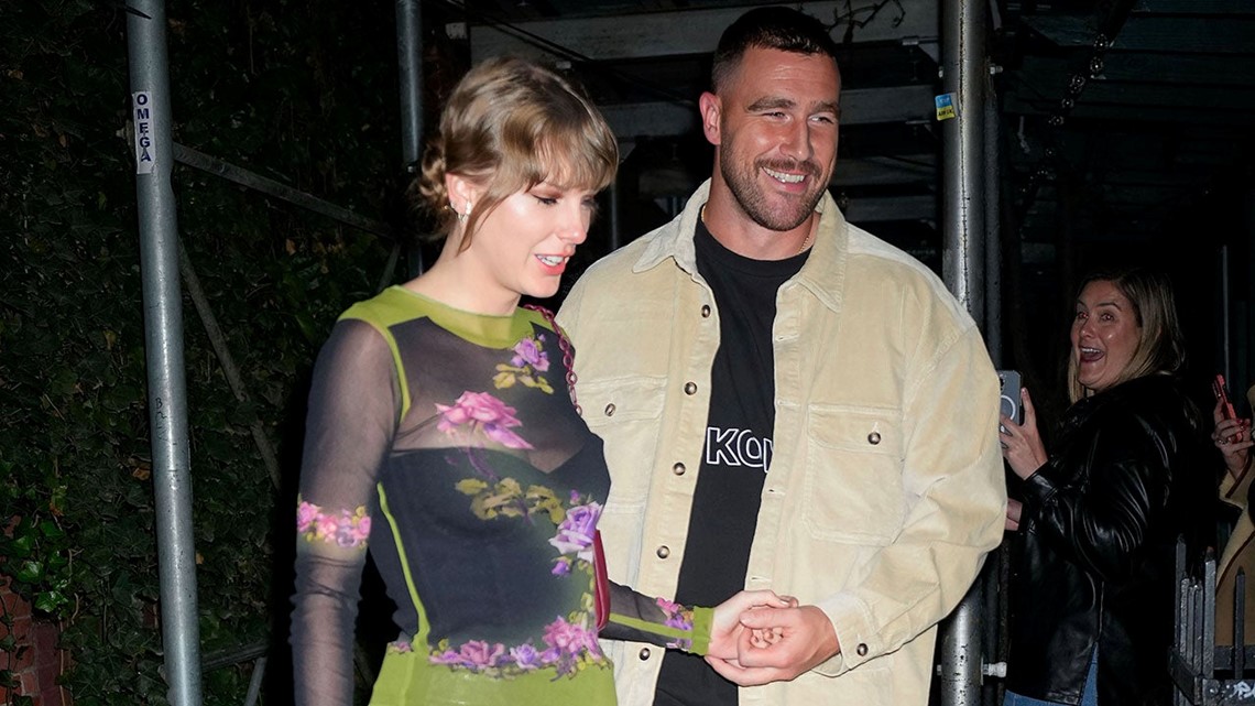 Taylor Swift Kisses Travis Kelce On The Cheek In Rare PDA Pic | Whas11.com