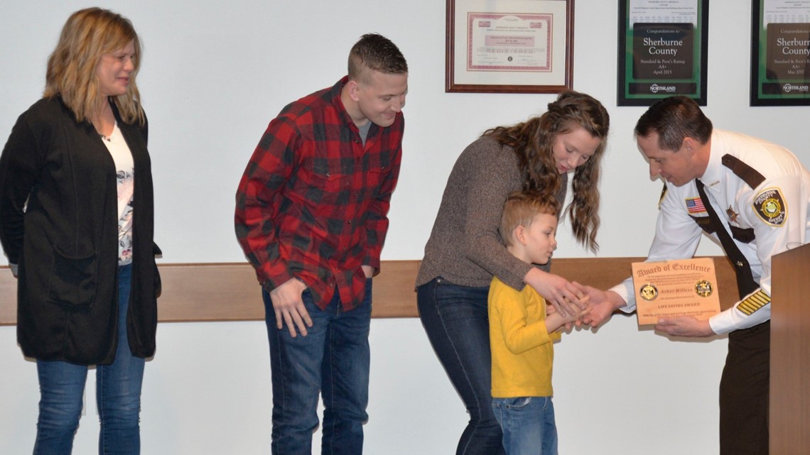 Sheriff honors 4-year-old with Life Saving Award - Vimarsana News
