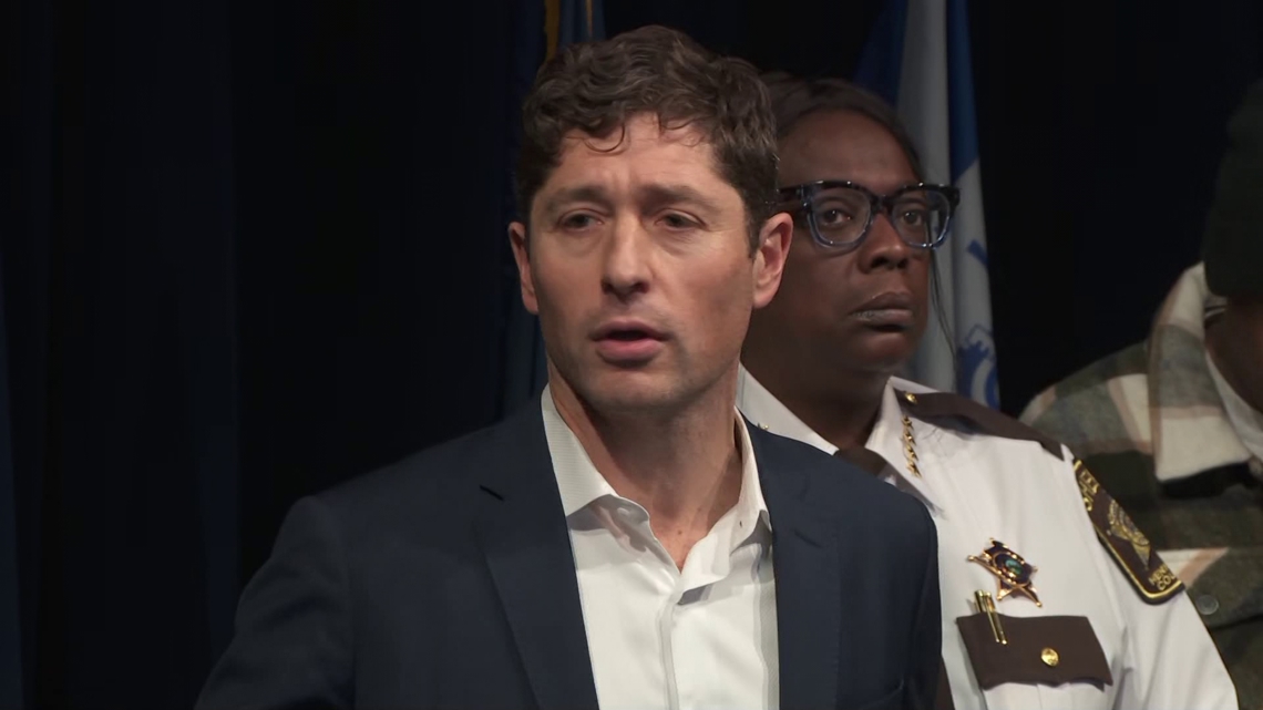 Minneapolis mayor 'demanding ICE leave the city' after woman shot, killed by agent