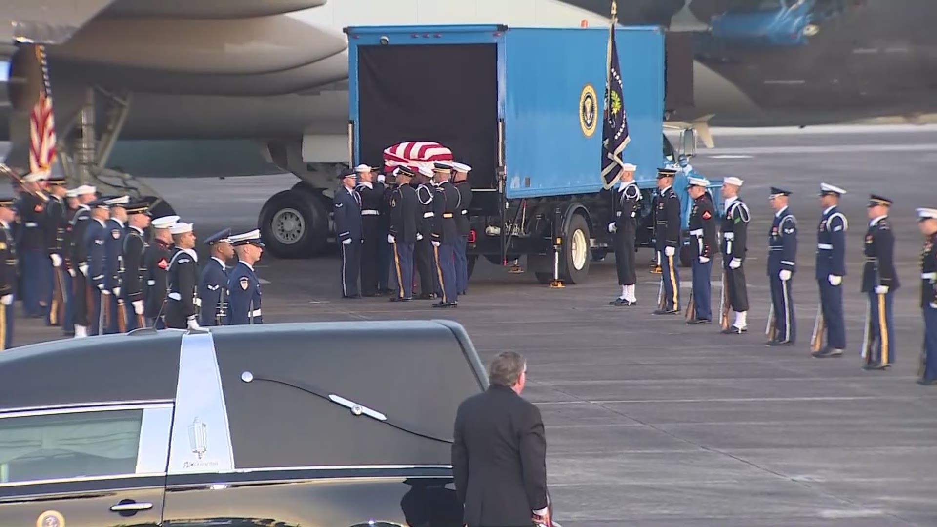 The 41st President and SAM1 arrived in Houston around 5 p.m. Wednesday on Bush's final journey home.