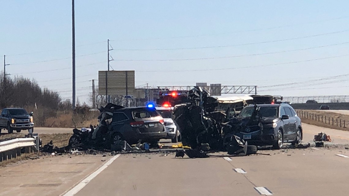 [討論] 昨天在美國發生的車禍(I-64公路,接近聖路易斯市)