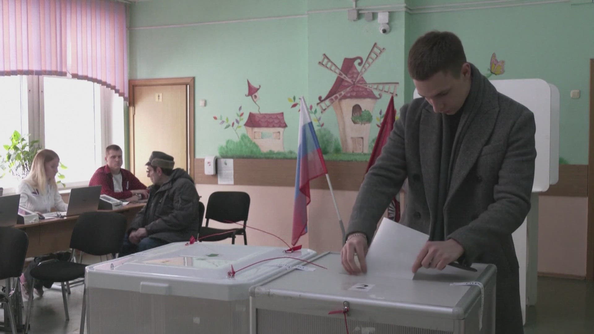 Long Lines of Russian Voters Signal Discontent With Putin's Tenure