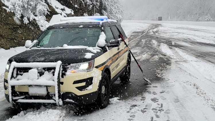 When cars and semi-trucks got stuck in the snow, a Tennessee trooper grabbed a shovel and started digging