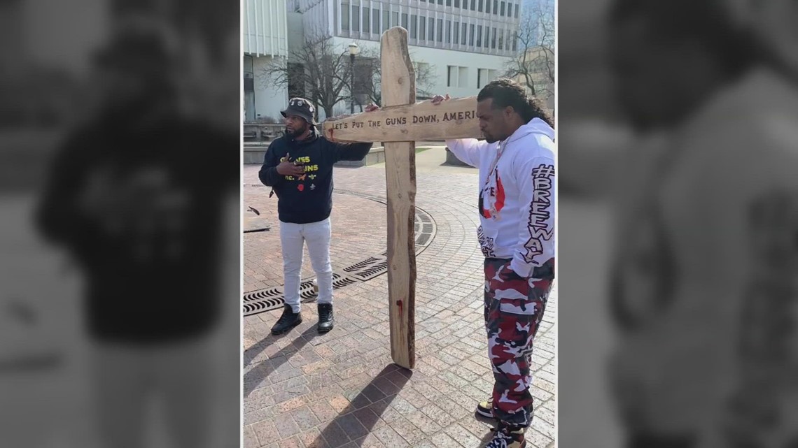 Louisville man walks for 'peace' in hopes of ending gun violence - Vimarsana News