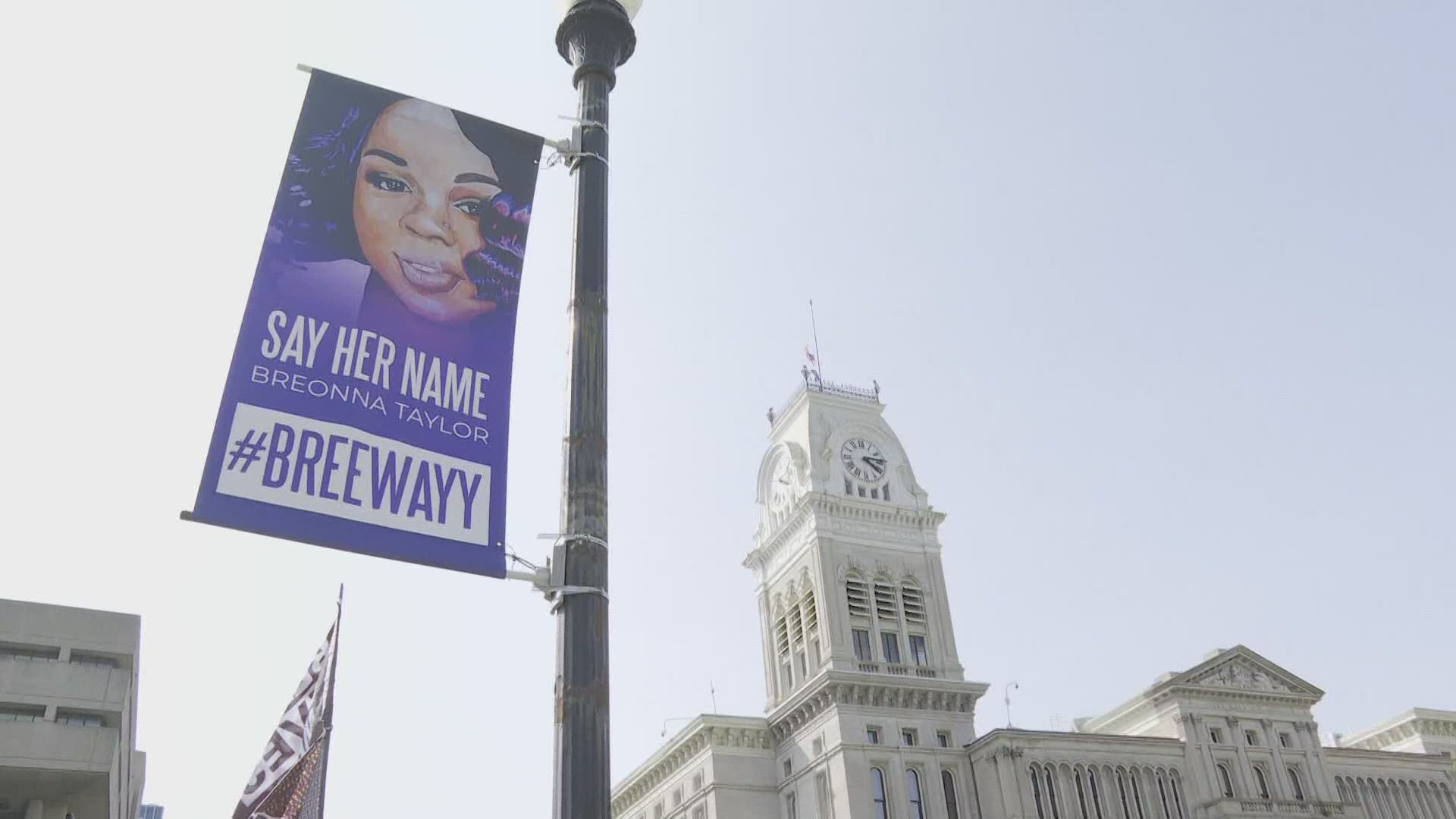 #Breewayy banners have been placed at Jefferson Square Park, honoring Breonna Taylor and David McAtee.