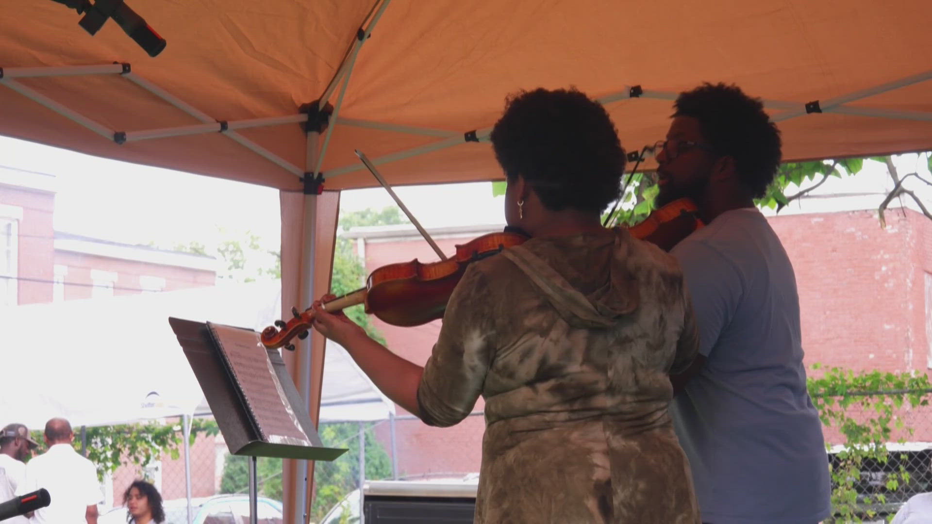 West Louisville violin program hosts special concert | whas11.com