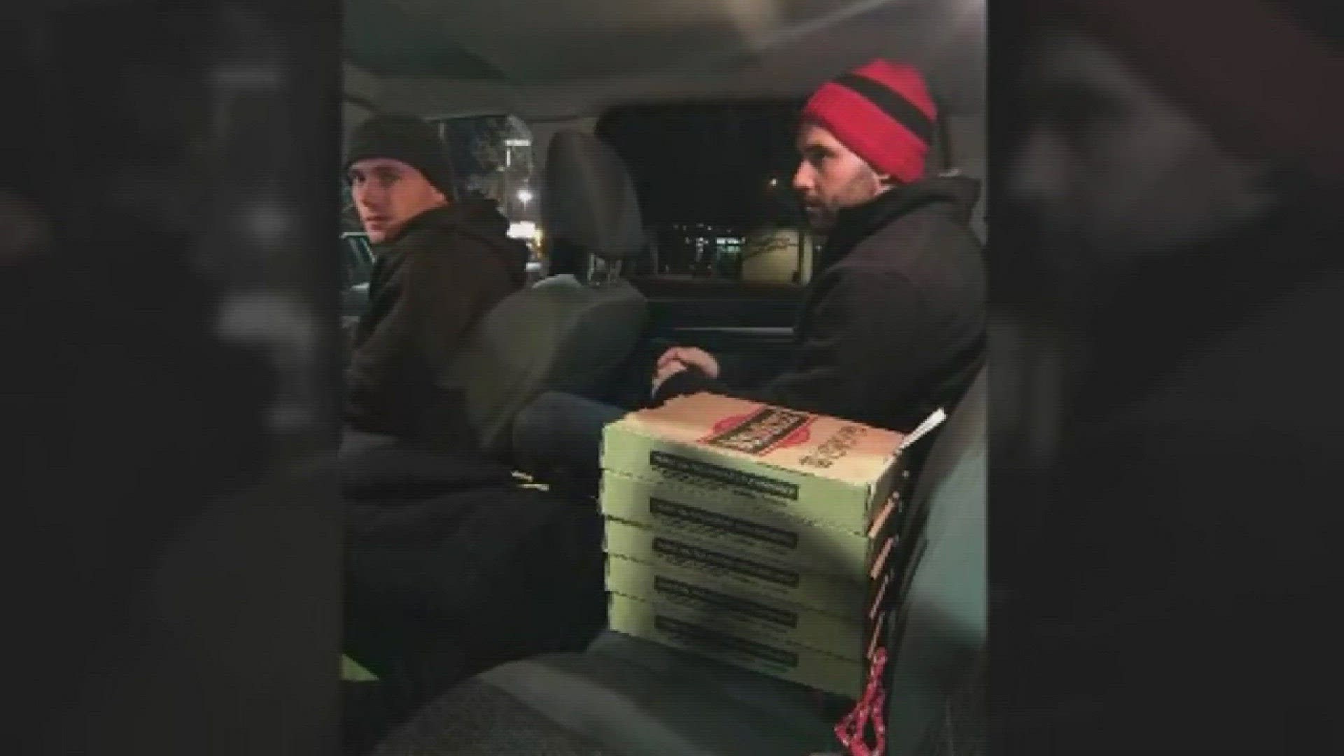 VIDEO: Friends spread holiday cheer through pizza in Louisville
