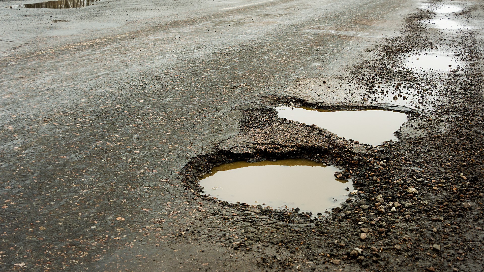 I-64 has been experiencing major pothole problems, leaving several drivers with flat tires on the side of the highway.