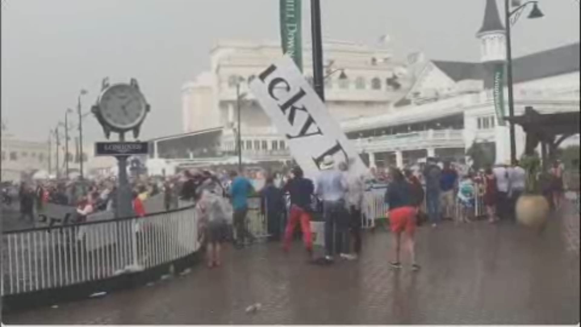 VIDEO: Rain at Churchill Downs