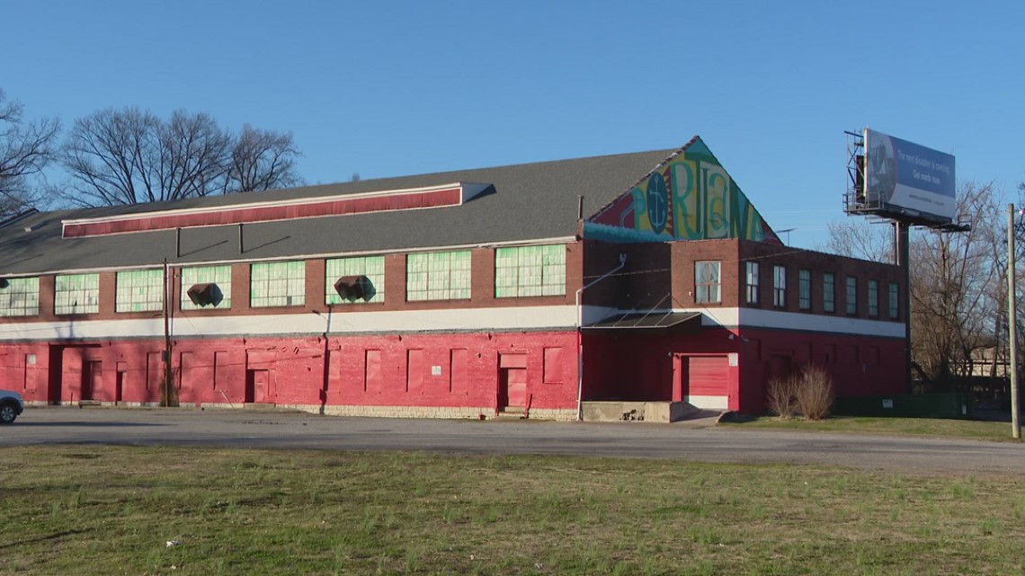 Louisville owner closes Crystal's Bargain Outlet; Here's why