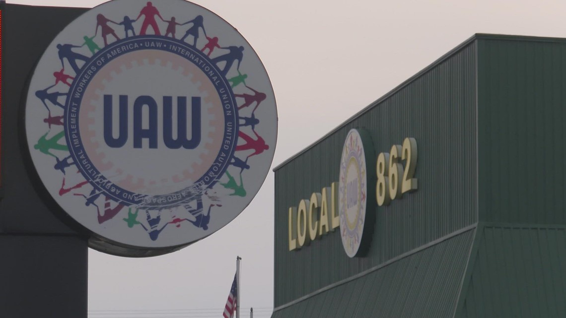 louisville-ford-union-workers-prepare-for-looming-strike-whas11