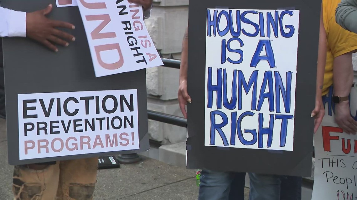 Group rallies outside City Hall amid budget discussions