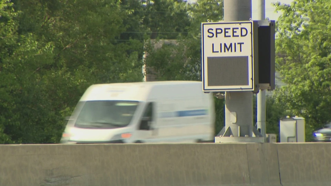 New law bans INDOT from variable speed limit signs | whas11.com