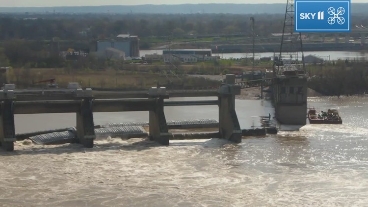 All air, water tests come back negative after barge carrying methanol gets stuck on Ohio River