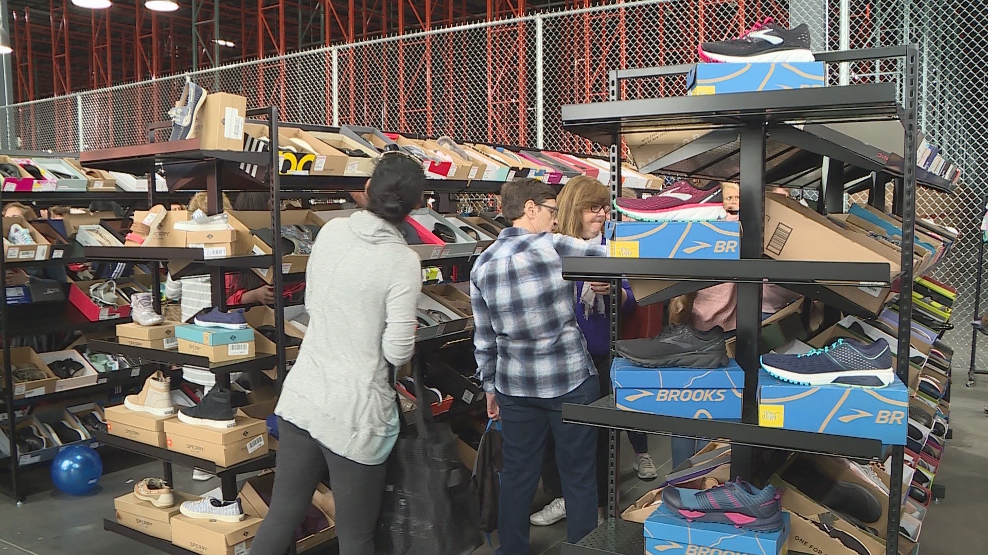 Save big, celebrate new Zappos store in Louisville