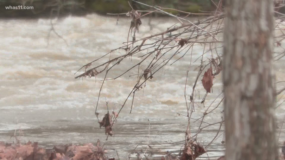 Heavy rainfall floods Louisville neighborhoods, roadways - Vimarsana News