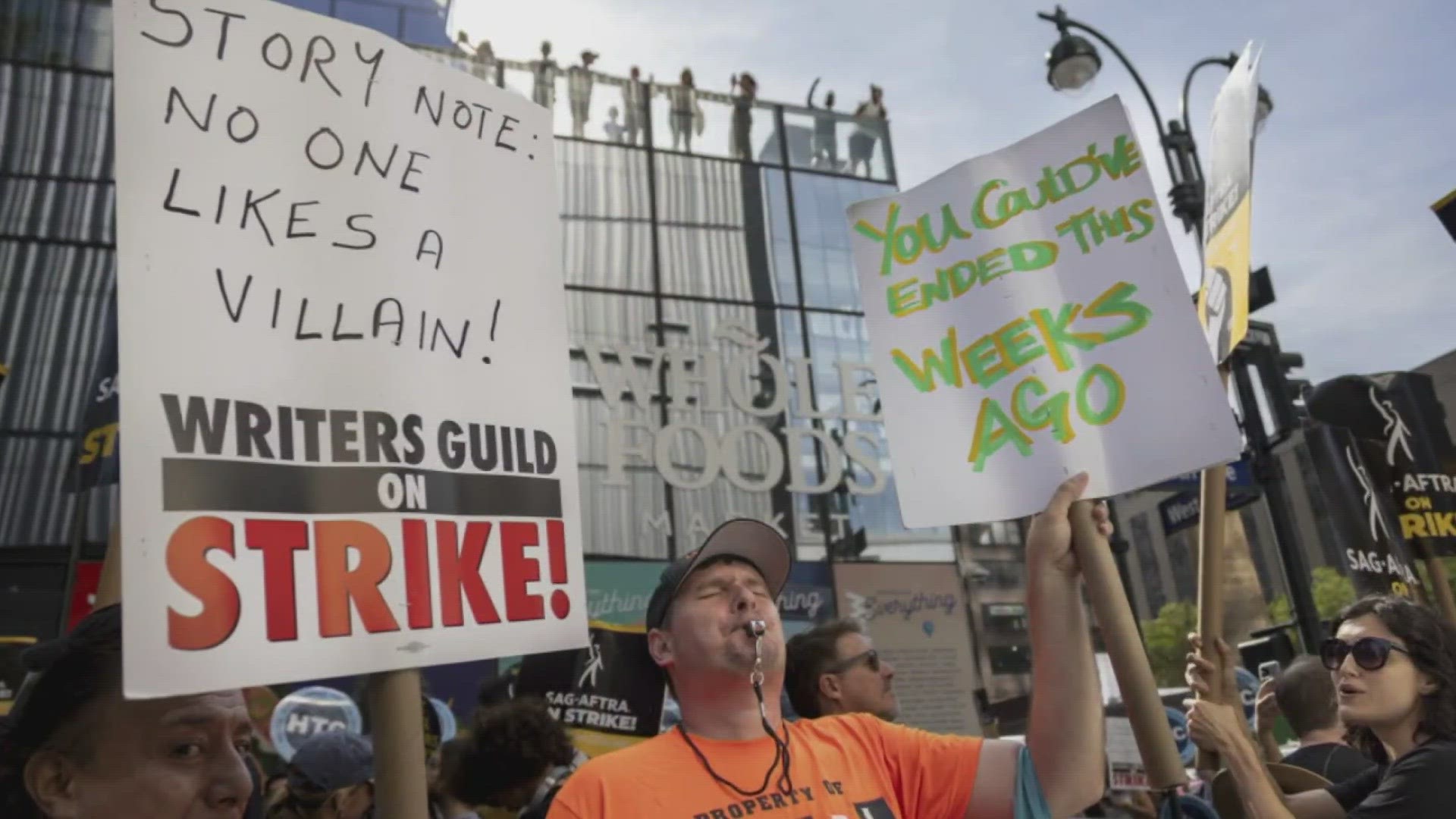 Hollywood actors agree tentative deal to end the strike