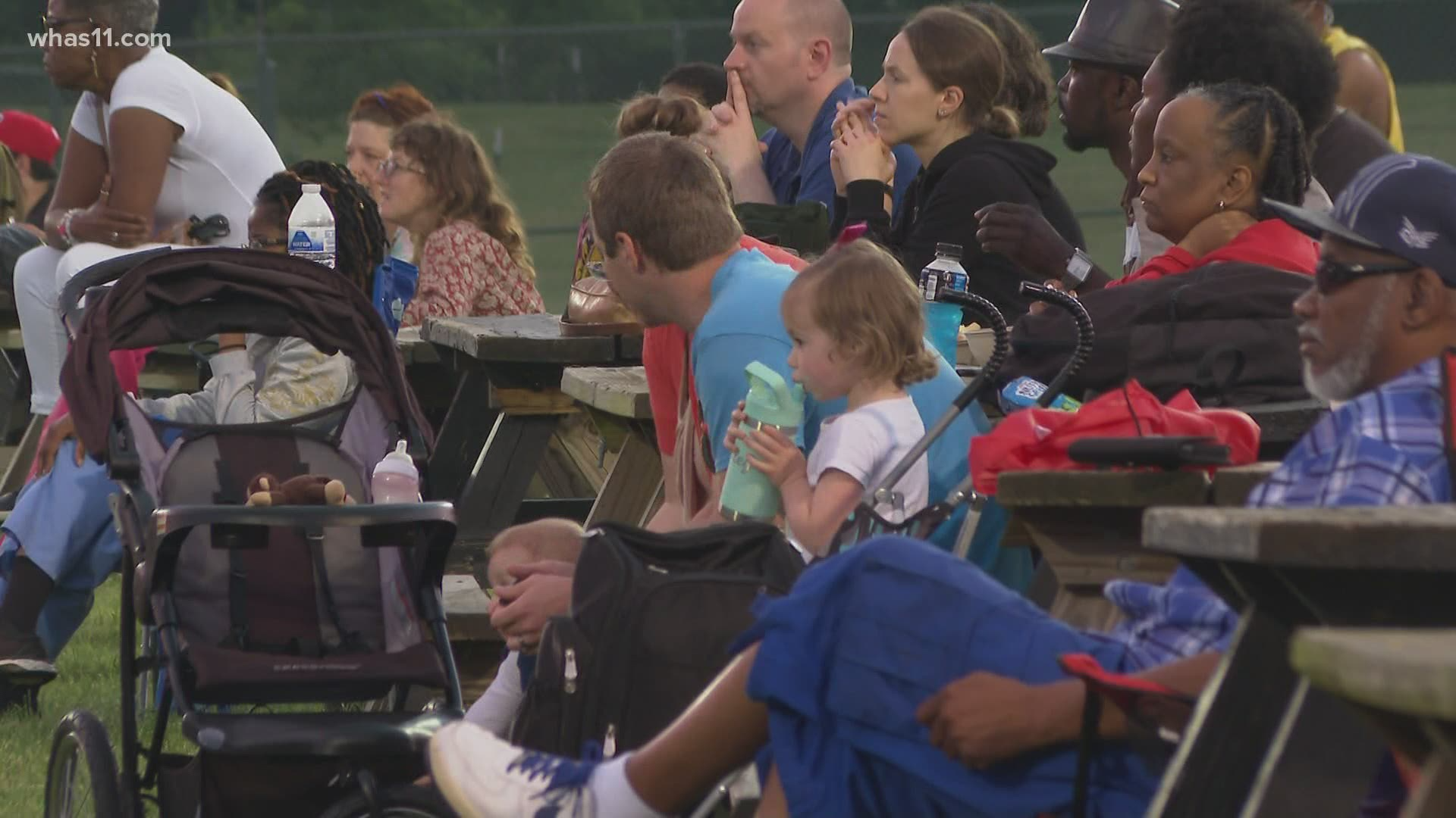 Louisville Orchestra, Jason Clayborn and Daria Raymore present an evening of American Soul at Shawnee Park with free music.