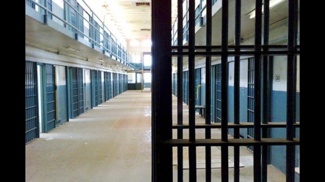 2 inmates escape from Paintsville jail through ductwork