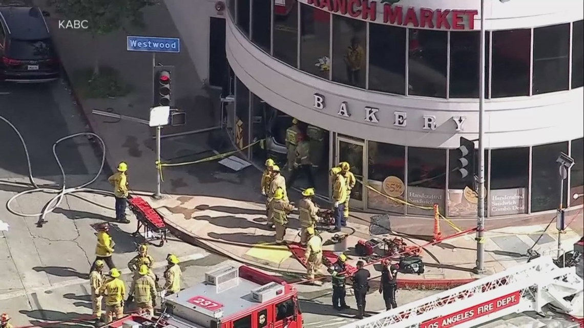 Three killed after car crashes into Los Angeles grocery store | whas11.com