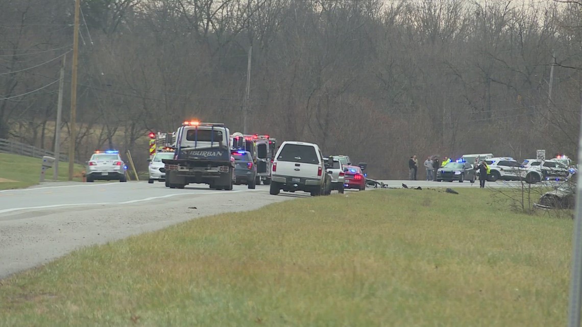 LMPD: 2 killed in head-on crash on Taylorsville Lake Road | whas11.com