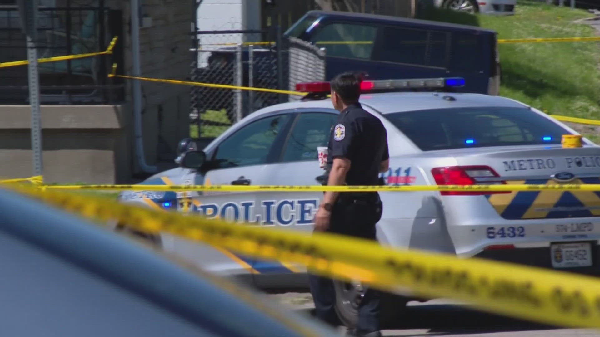LMPD identifies SWAT officer that fatally shot homicide suspect ...
