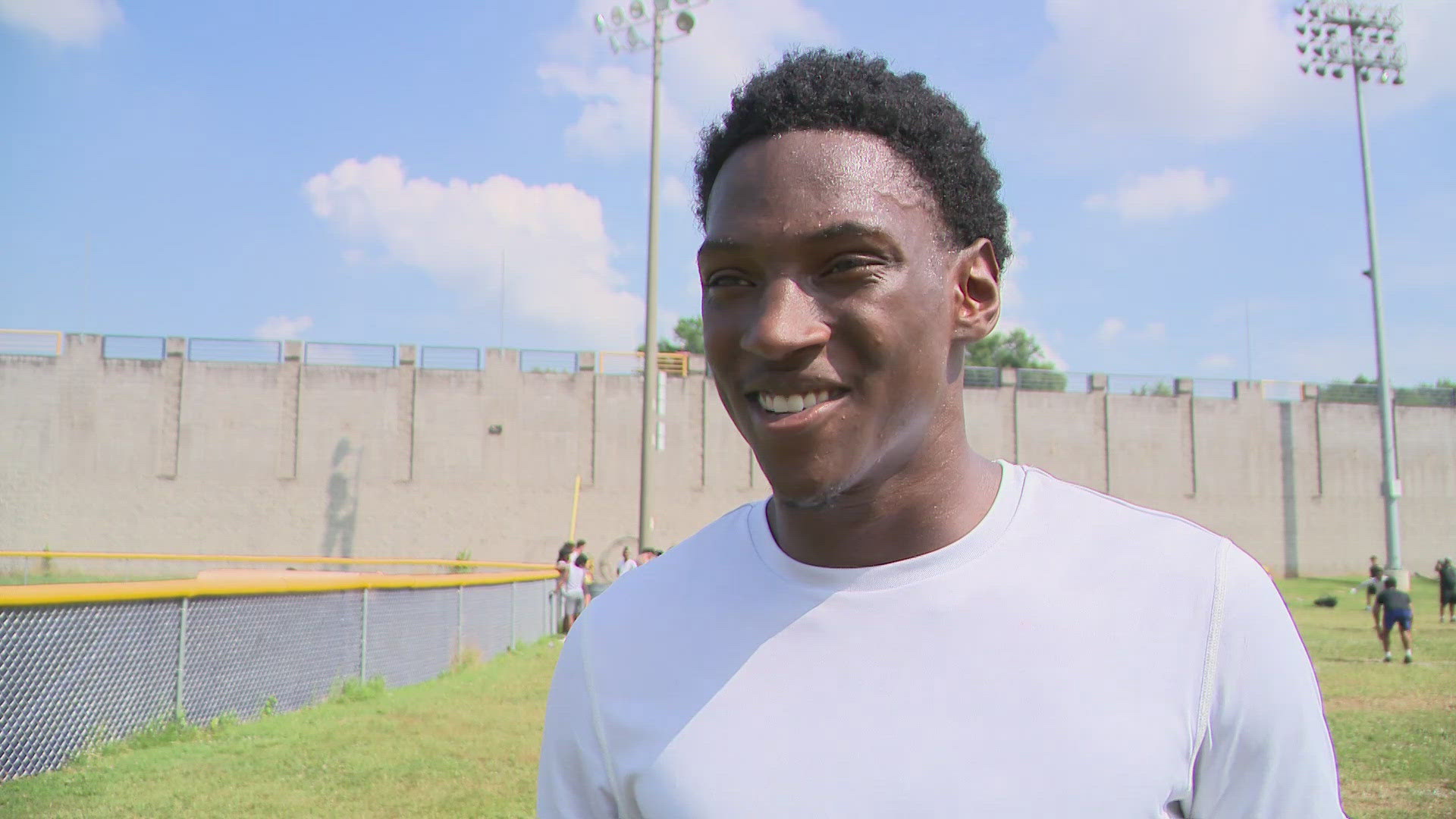 Male High School's Antonio Harris commits to Louisville football ...