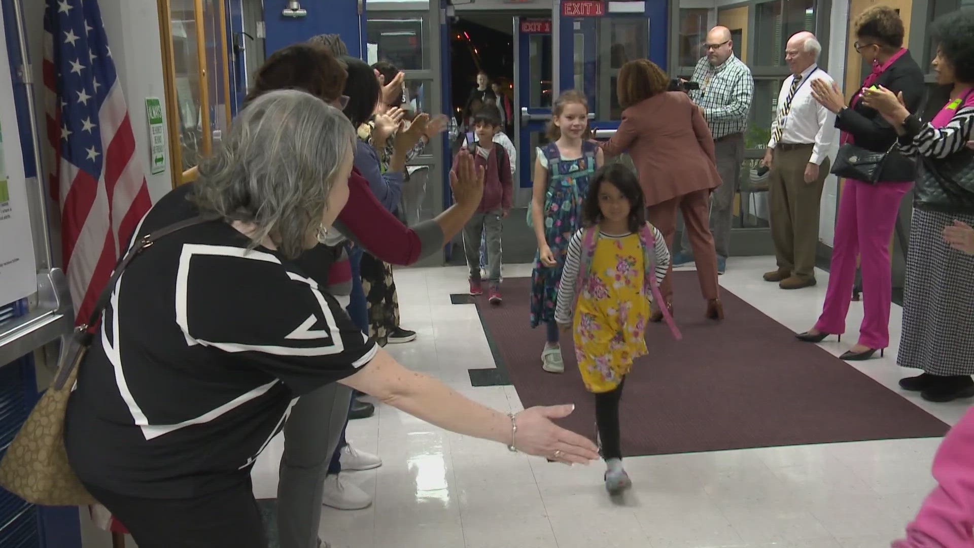 Students at Hite Elementary in Middletown got an unexpected jolt of energy walking into school Thursday morning.