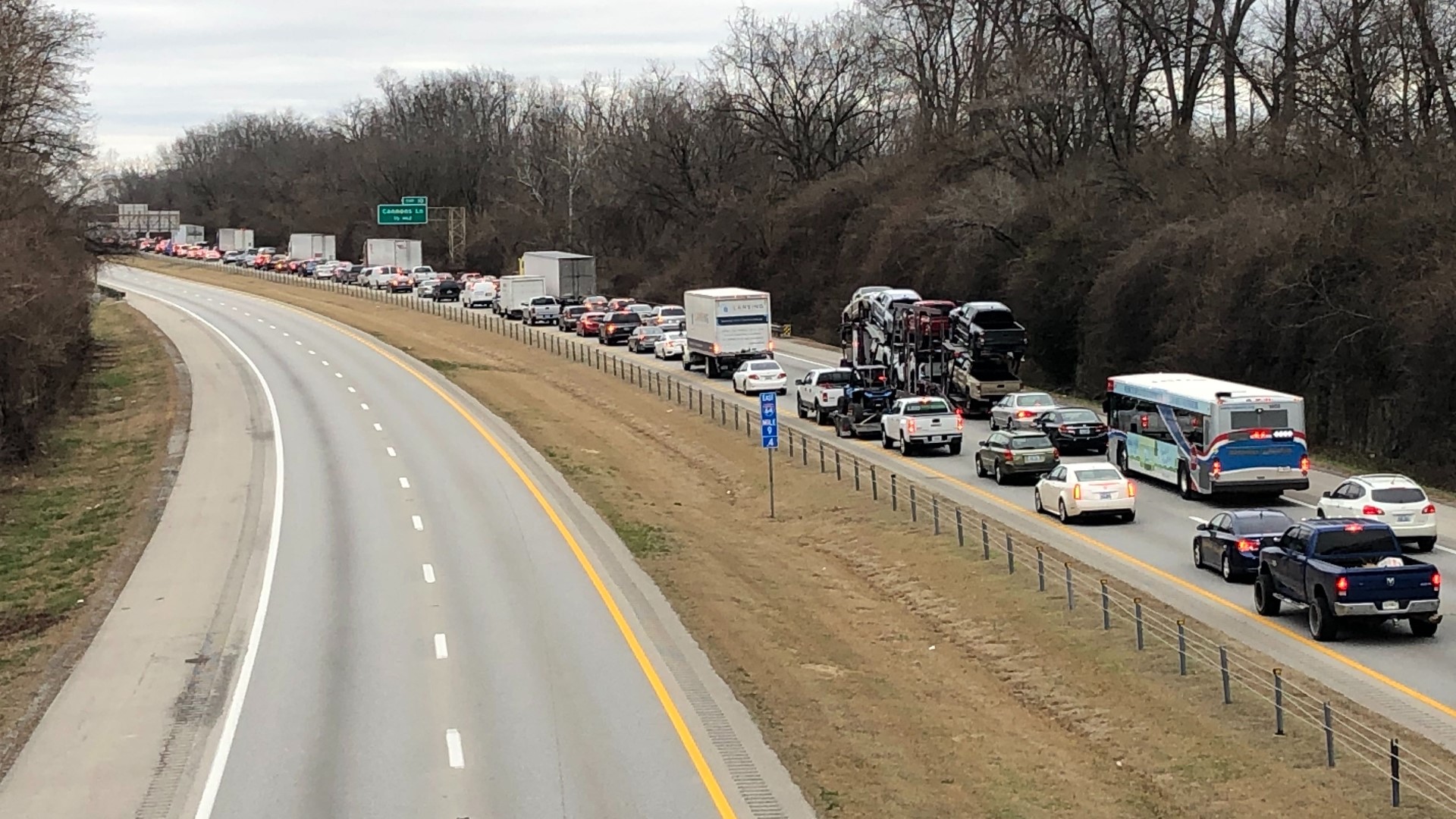 LMPD wrecker driver killed while trying to tow abandoned truck | whas11.com