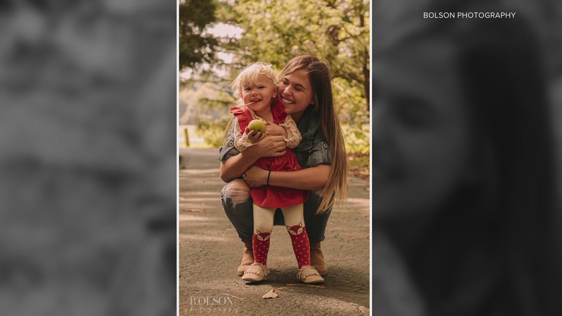 Memorial Set Up For Louisville Woman Killed In Weekend Crash | Whas11.com